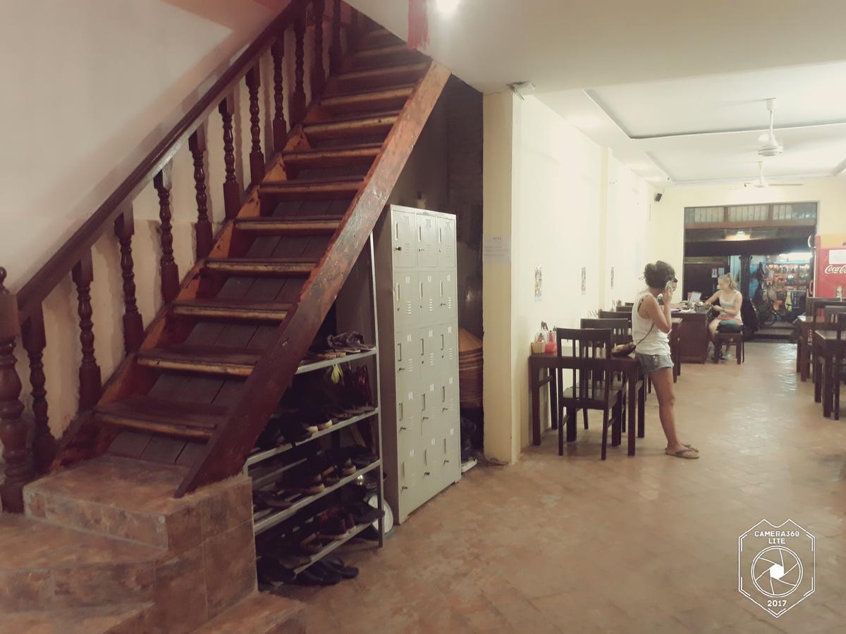 Tony Central Hostel Luang Prabang Dış mekan fotoğraf